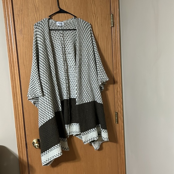 Neutral blanket shawl flowy boho - Picture 3 of 4